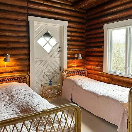Cosy Vibe And Nature In The By The Semesterbostad *